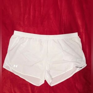 NWT UNDER ARMOUR WHITE LOOSE SHORT SIZE 3XL